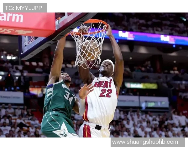 33号球衣传奇：那些穿上33号球衣的足球巨星与他们的精彩瞬间